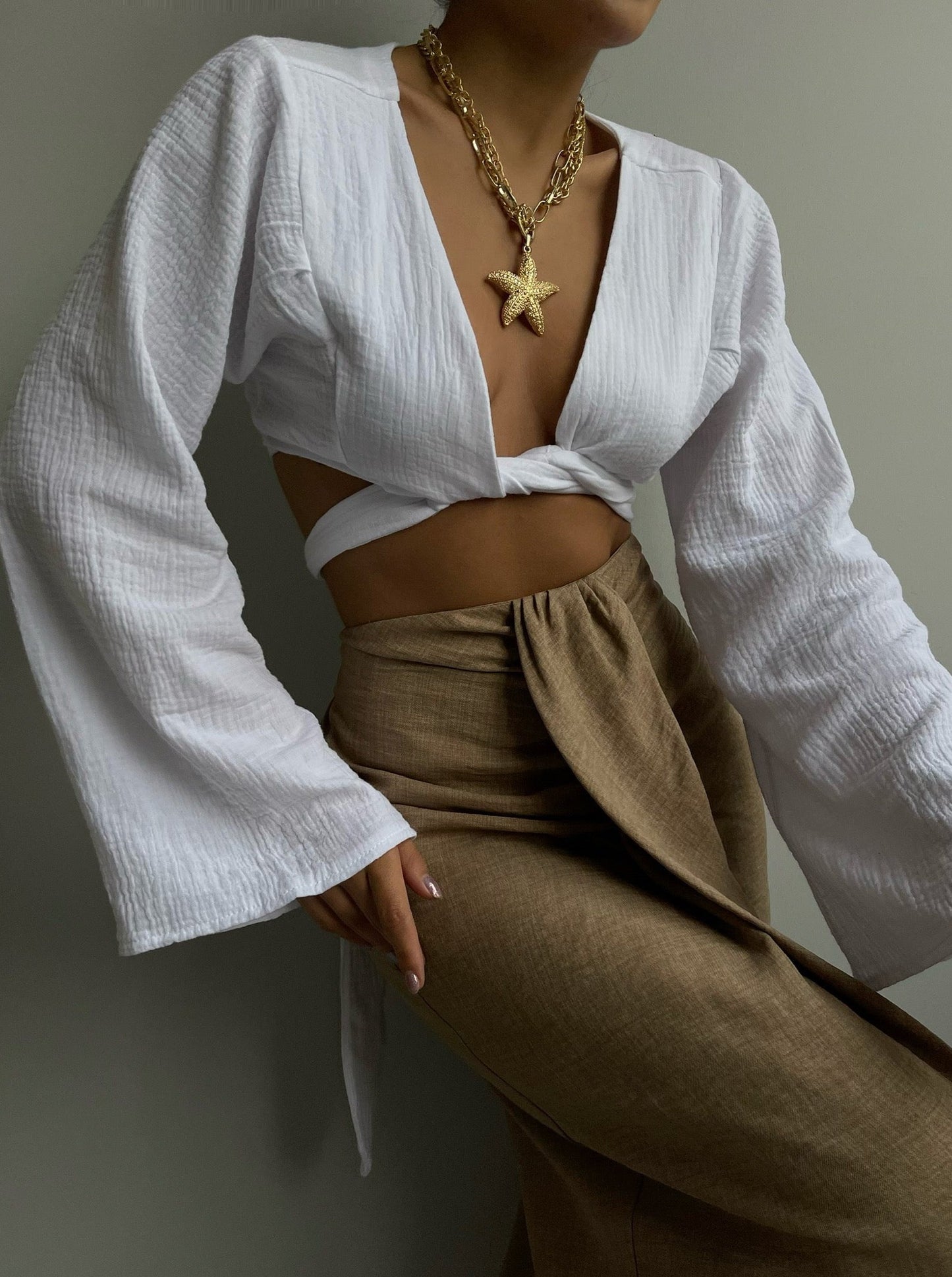 Camiseta cropped cruzada