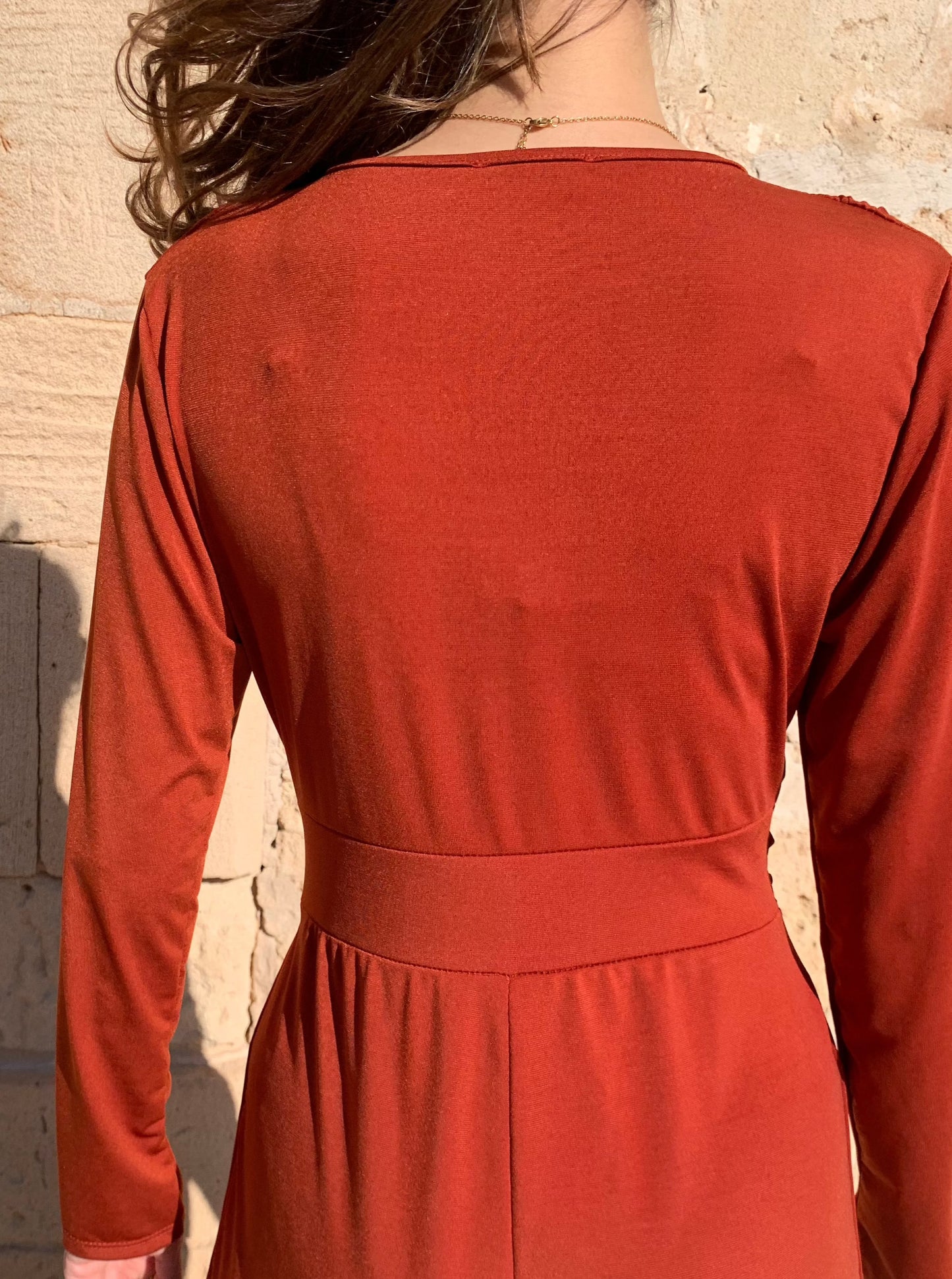 Mono largo rojo