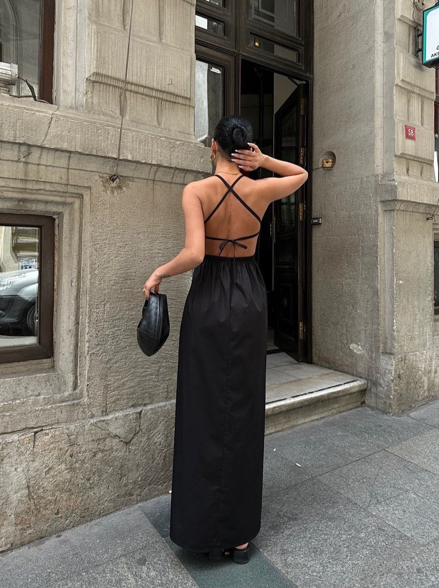 Vestido negro espalda cruzada
