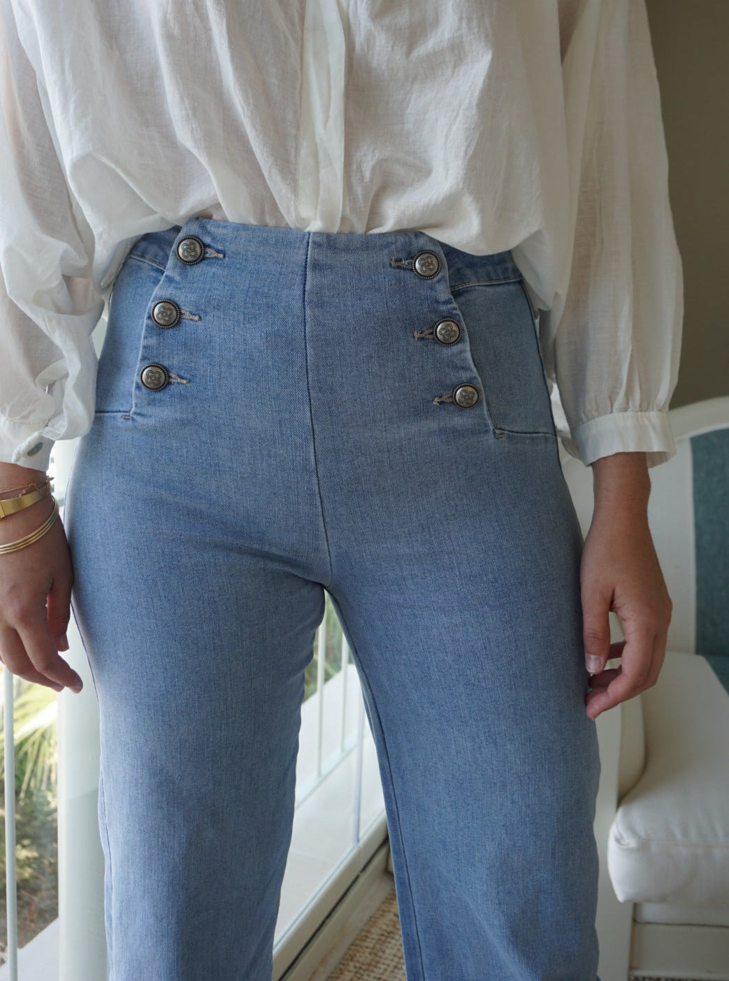 Pantalón denim botones